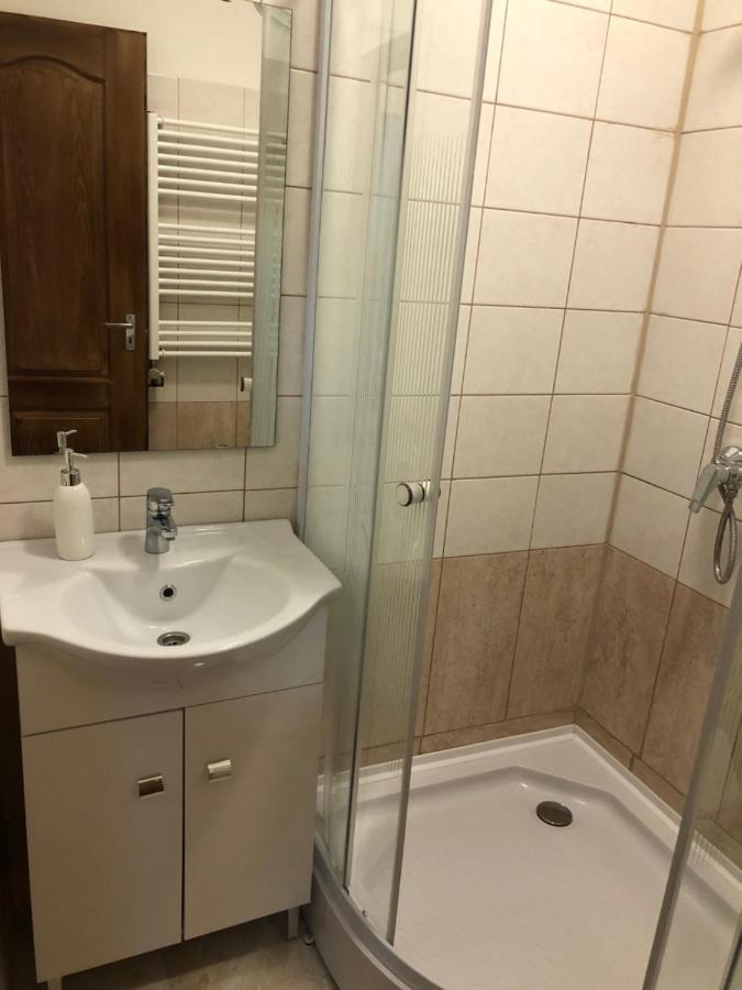 Quiet -Residential Area 2 Bedroom+Living Room Apartment Szombathely Ngoại thất bức ảnh